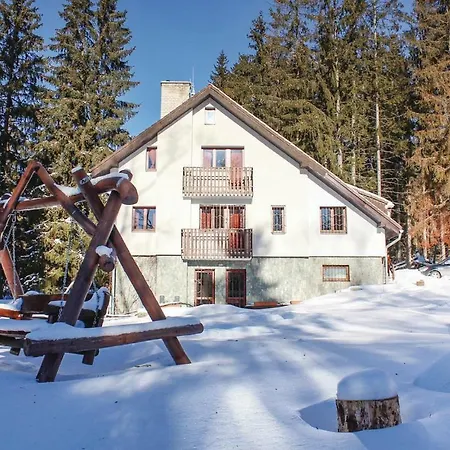 Six Bedroom Holiday In Tatranska *